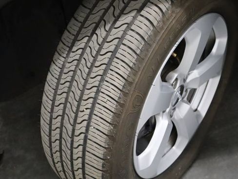 Used 2018 Jeep Compass Latitude w/ Popular Equipment Group image 32