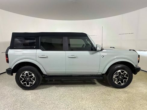 Used 2024 Ford Bronco Outer Banks AWD/4WD image 6