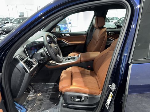 New 2026 BMW X7 M60i image 15