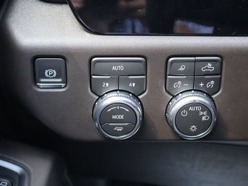 New 2026 GMC Sierra 1500 SLE w/ Preferred Package AWD/4WD image 14