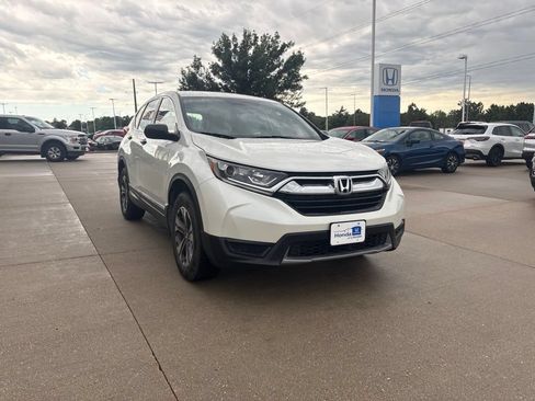 Used 2018 Honda CR-V LX image 3