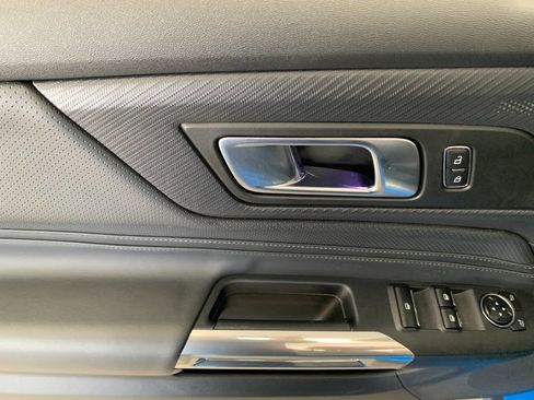 Used 2025 Ford Mustang Premium image 19