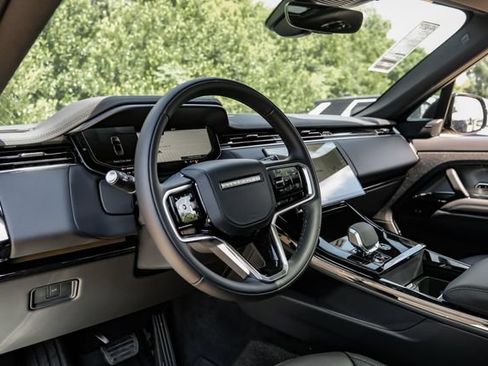 New 2026 Land Rover Range Rover Sport SE AWD/4WD image 2