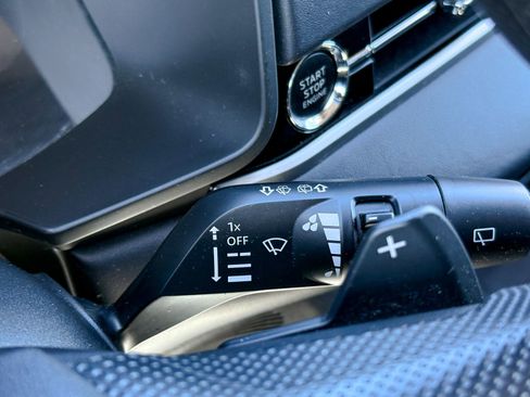 Used 2022 Mitsubishi Outlander ES image 29