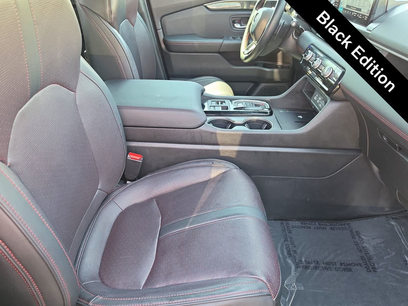 Used 2025 Honda Pilot Black Edition image 18