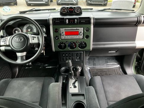 Used 2011 Toyota FJ Cruiser 4WD image 16