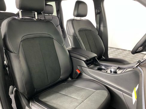 New 2026 Jeep Grand Cherokee Altitude AWD/4WD image 25