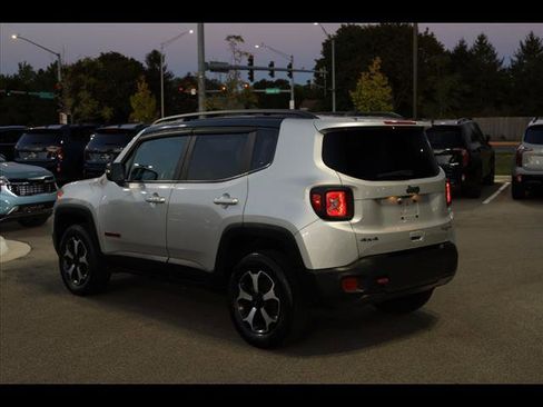 Used 2019 Jeep Renegade Trailhawk w/ Cold Weather Group II image 4