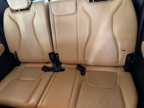 Used 2023 Kia Carnival LX FWD image 27
