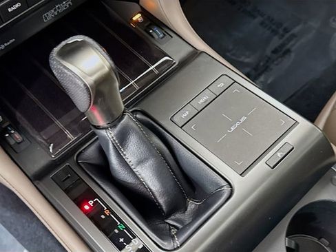 Used 2023 Lexus GX 460 Luxury w/ Accessory Package AWD/4WD image 17