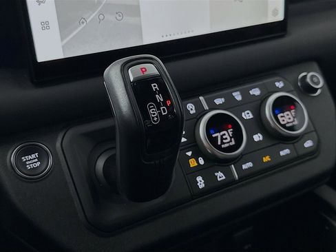 Used 2023 Land Rover Defender 110 V8 image 19