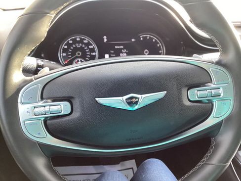 Used 2025 Genesis GV70 2.5T image 17