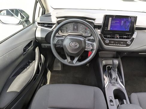 Used 2025 Toyota Corolla LE FWD image 15