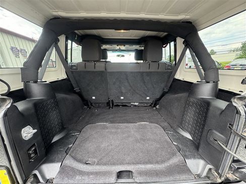 Used 2016 Jeep Wrangler Unlimited Sport w/ Connectivity Group AWD/4WD image 12