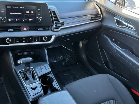 Certified 2024 Kia Sportage LX image 15