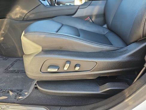 Used 2025 Cadillac XT5 Sportv w/ Technology Package image 31