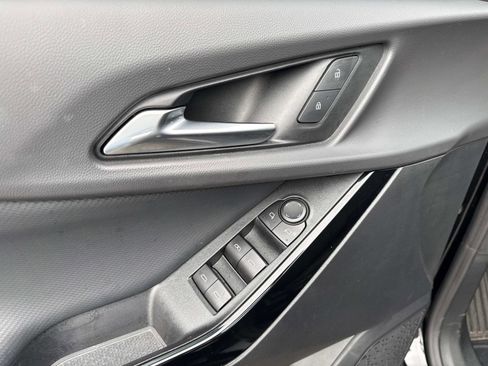 Used 2025 Chevrolet Equinox LT image 18