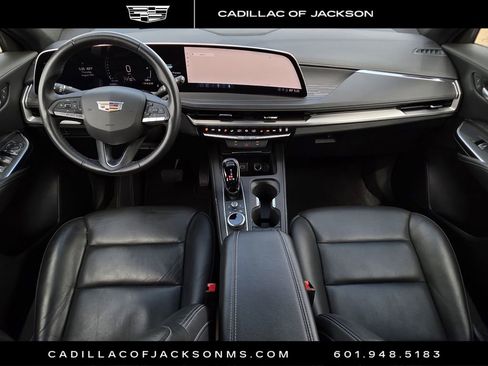 Used 2025 Cadillac XT4 Premium Luxury FWD image 9