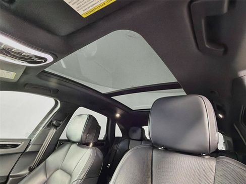 Certified 2024 Porsche Macan AWD/4WD image 35