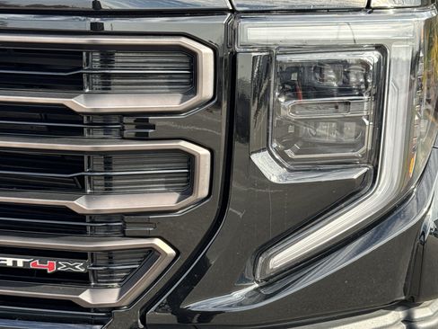 Used 2024 GMC Sierra 1500 AT4X image 6