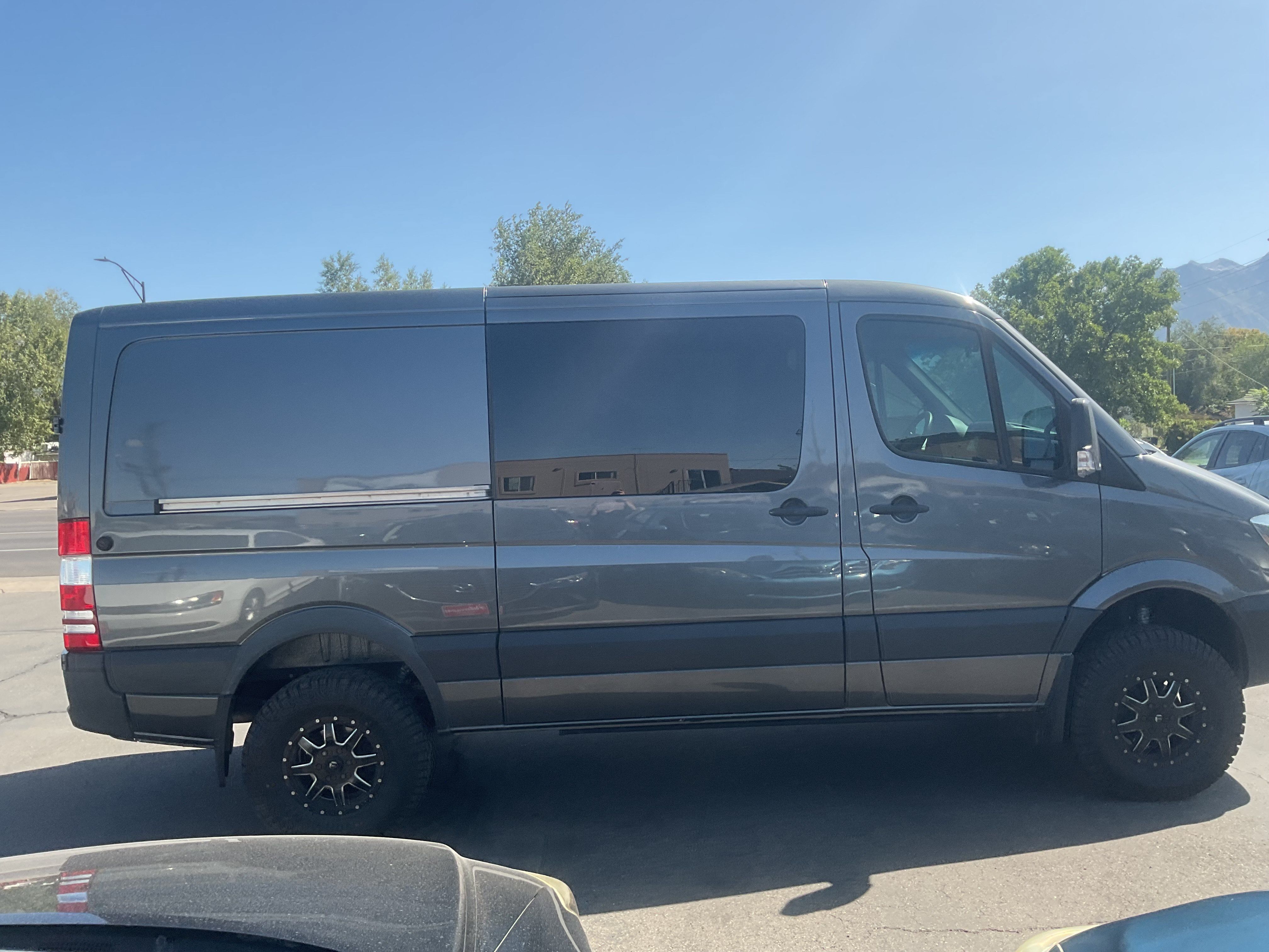 Used 2017 Mercedes-Benz Sprinter 2500 image 5