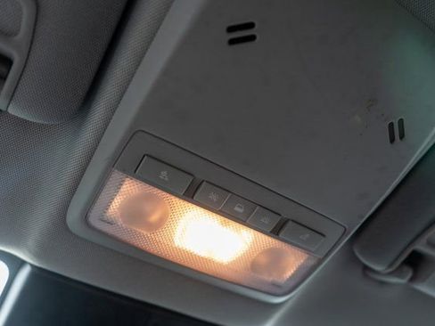 Used 2022 Chevrolet Trax LT w/ LT Convenience Package image 34