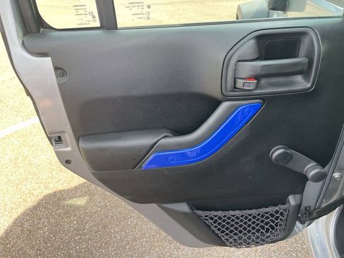 Used 2017 Jeep Wrangler Unlimited Sport w/ Connectivity Group image 16