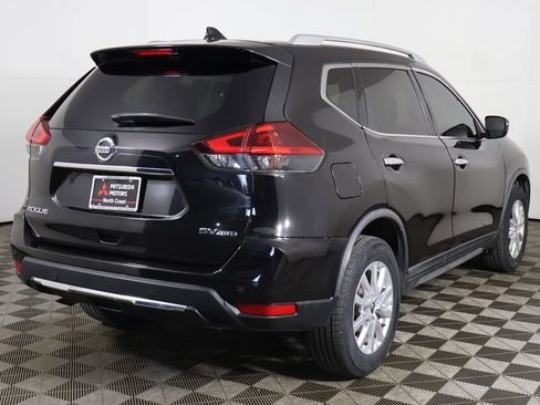 Used 2020 Nissan Rogue SV image 7