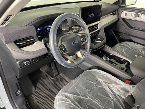 New 2025 Ford Explorer Active w/ Active Comfort Package image 2