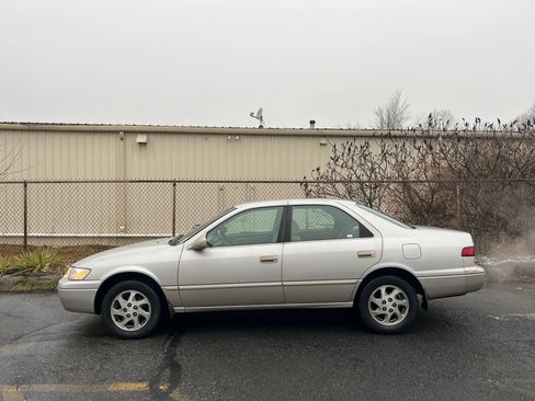 Used 1998 Toyota Camry CE image 29