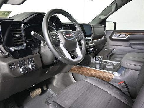 Used 2025 GMC Sierra 1500 Elevation w/ Preferred Package AWD/4WD image 22