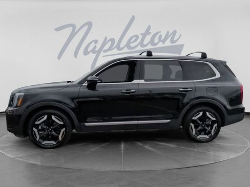 Used 2025 Kia Telluride S AWD/4WD image 3