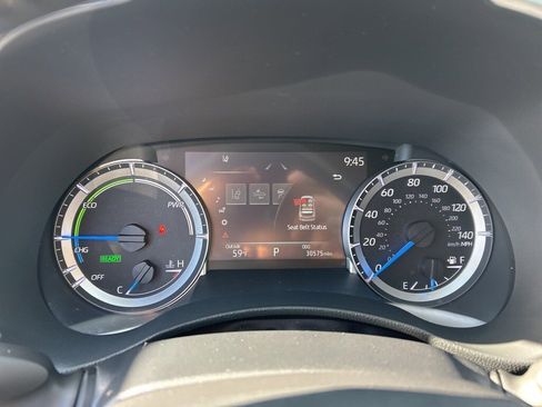 Used 2023 Toyota Highlander XLE image 10