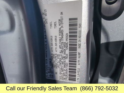 Used 2025 Toyota Tacoma TRD Sport w/ TRD Sport Upgrade Package image 30