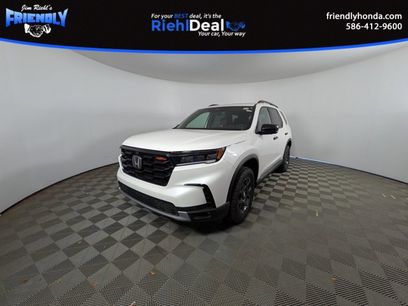 New 2025 Honda Pilot TrailSport