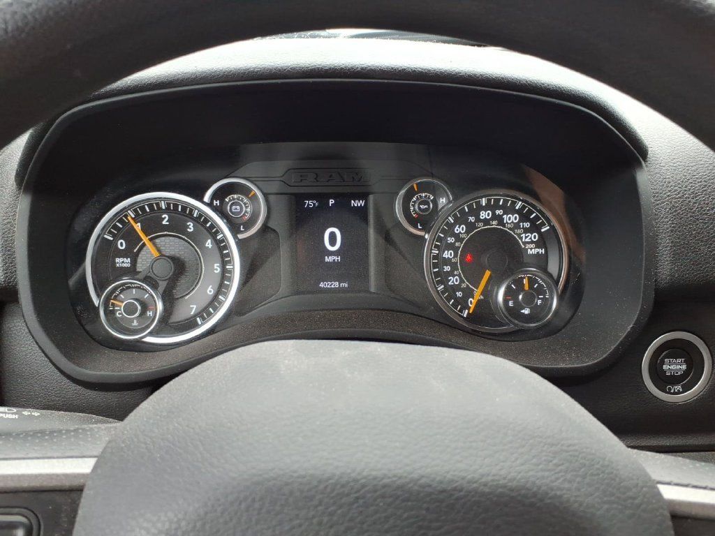Used 2021 RAM 2500 Tradesman w/ Chrome Appearance Group AWD/4WD image 10