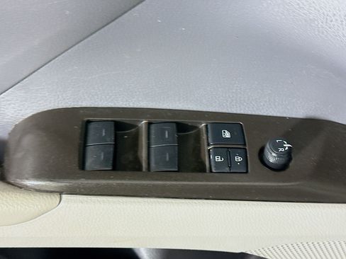 Used 2022 Toyota Camry LE FWD image 23