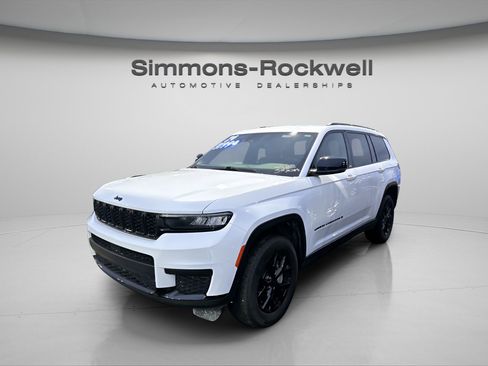 Used 2024 Jeep Grand Cherokee L Laredo AWD/4WD image 1