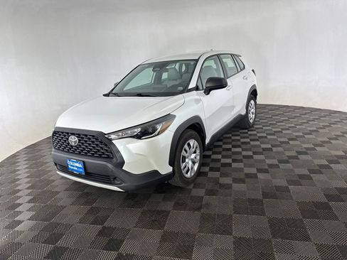 Used 2023 Toyota Corolla Cross L AWD/4WD image 3