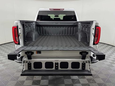 Used 2025 GMC Sierra 1500 SLT AWD/4WD image 16