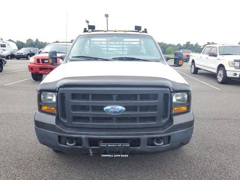Used 2006 Ford F350 2WD Regular Cab DRW Super Duty image 2