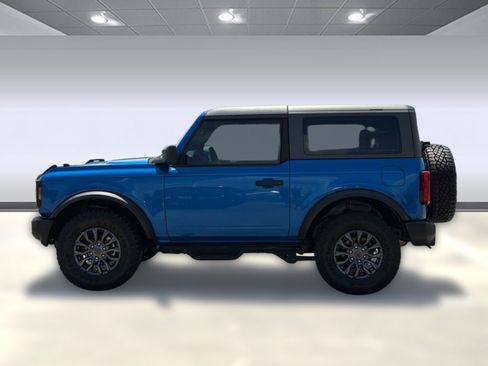 Certified 2022 Ford Bronco 2-Door AWD/4WD image 2