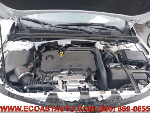 Used 2025 Chevrolet Malibu LT image 14