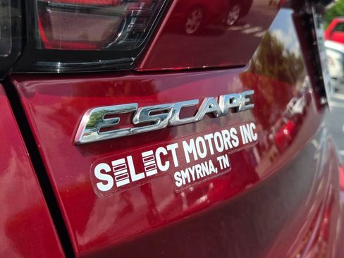 Used 2018 Ford Escape SE w/ SE Sport Appearance Package FWD image 11