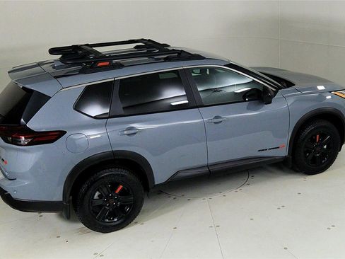 Used 2025 Nissan Rogue SV image 23