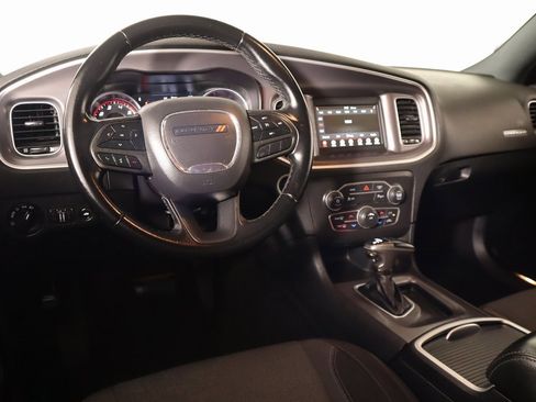 Used 2022 Dodge Charger SXT image 2