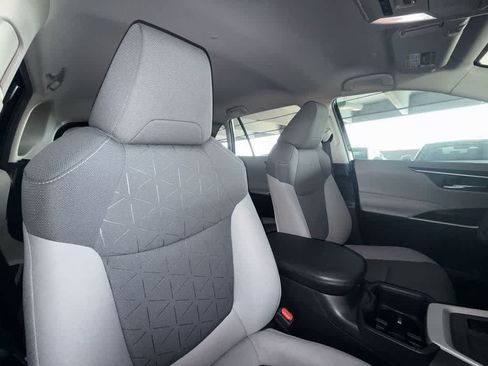 Used 2023 Toyota RAV4 XLE FWD image 27