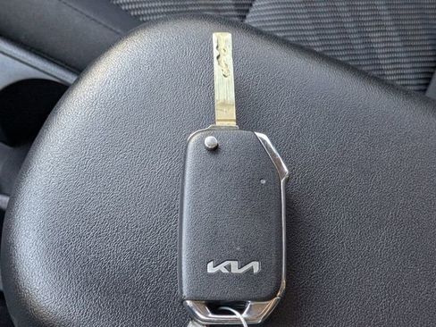 Used 2023 Kia Seltos LX image 32