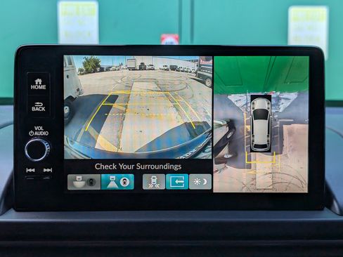 Used 2025 Honda Pilot TrailSport image 38