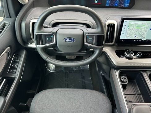 Used 2025 Ford Expedition Max Active RWD image 18